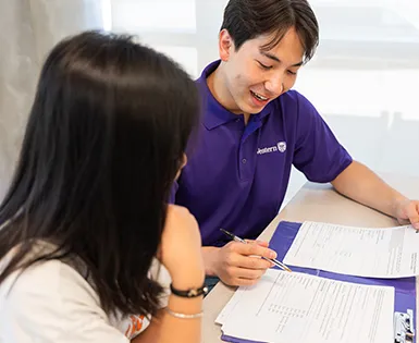 Off-Campus Advisor reviewing a lease with a student